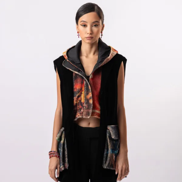 “CASTLING” GILET WITH CROP PRINTED HOODIE