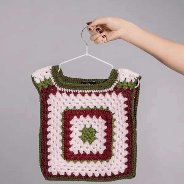 CROCHET MINI SQUARE TOP / GILET