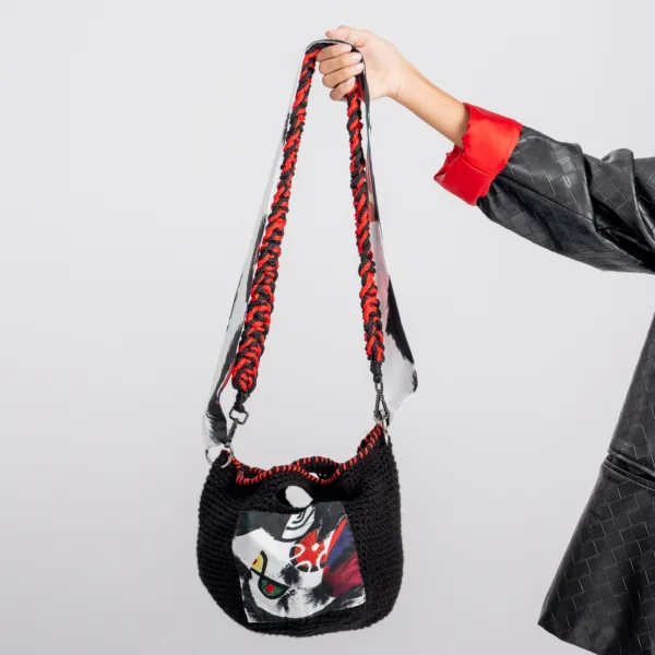 “FEATHER EYE” CROCHET BAG